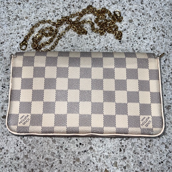SOLD 🎉Louis Vuitton Felicie Pochette - Picture 8 of 11